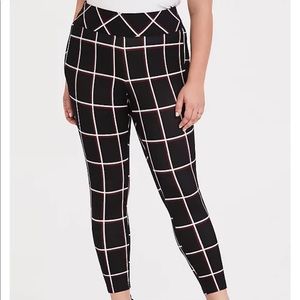 Torrid 2X Ponte Plaid Pixie Pant